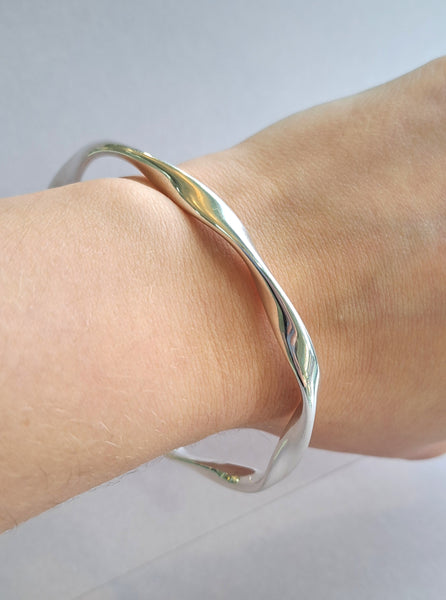 Silver Oval Twist Bangle - Medium Oval-Wire