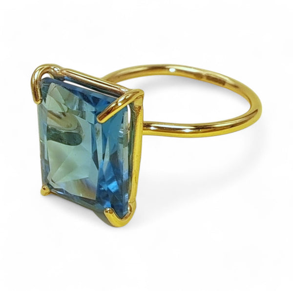 9ct Gold Blue Topaz Mini Cocktail Ring