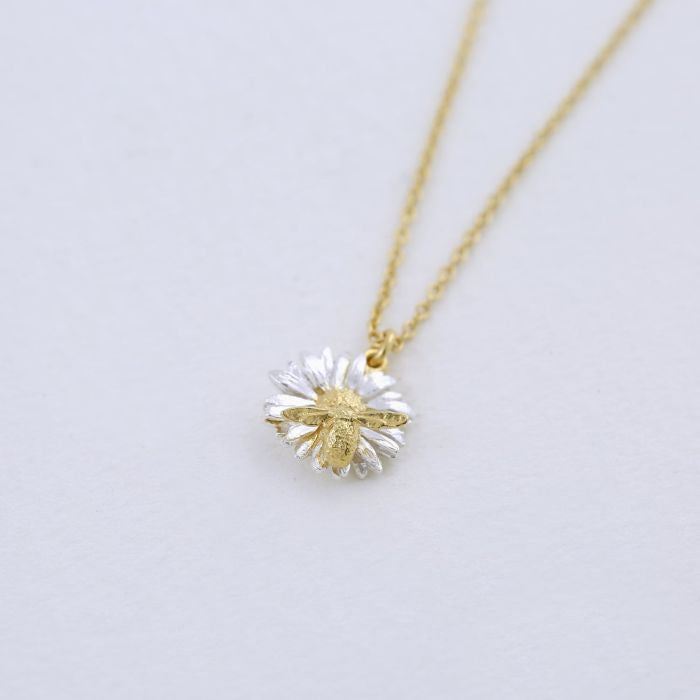 Daisy Necklace with Teeny Weeny Bee