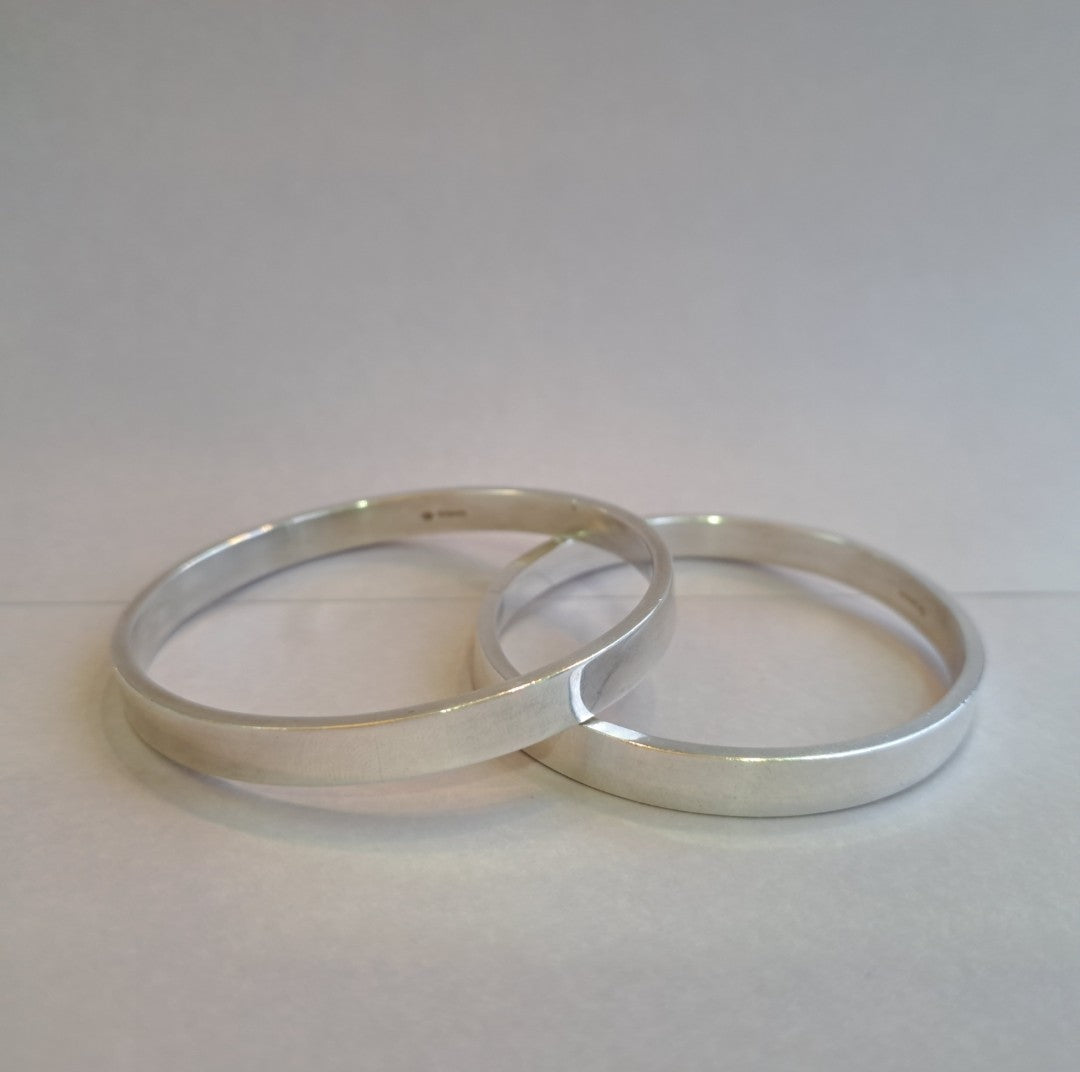 Silver Oval Polished Bangle - 7mm Flat Medium-Strip Wire