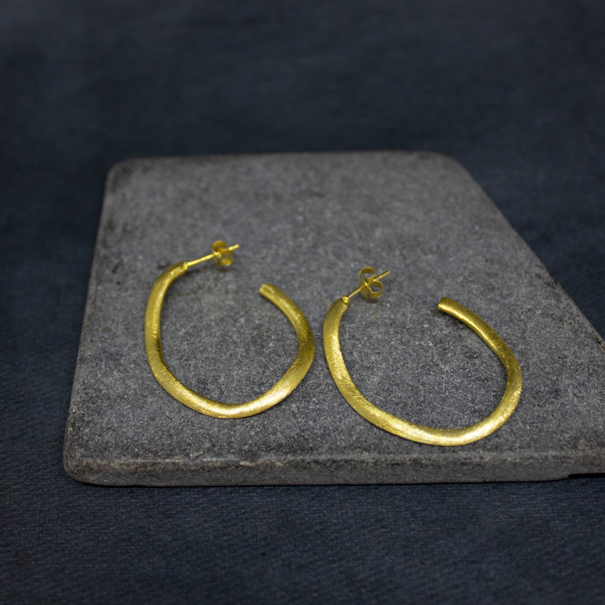 Gold Wave Stud Hoop earrings